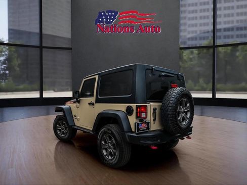 Used 2017 Jeep Wrangler Rubicon image 3