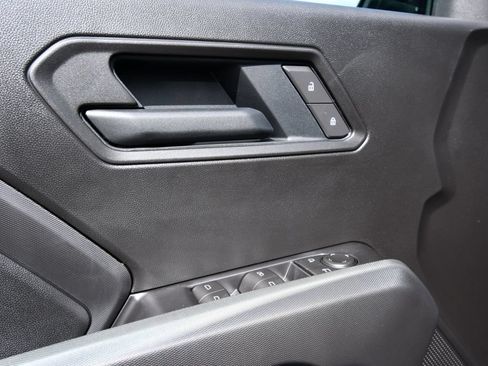 New 2026 Chevrolet Colorado Trail Boss w/ Off-Road Front Bumper Package AWD/4WD image 16