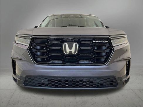 New 2025 Honda Pilot Black Edition image 10