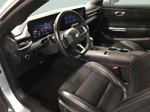 Used 2025 Ford Mustang Premium RWD image 10