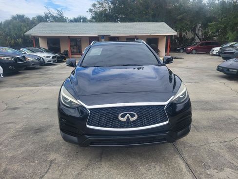 Used 2017 INFINITI QX30 AWD image 26