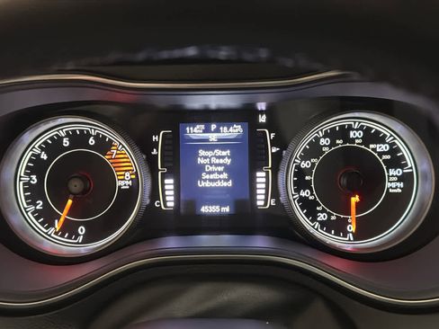 Used 2021 Jeep Cherokee Latitude Lux FWD image 17
