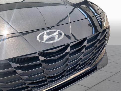 Used 2023 Hyundai Elantra SEL FWD image 30