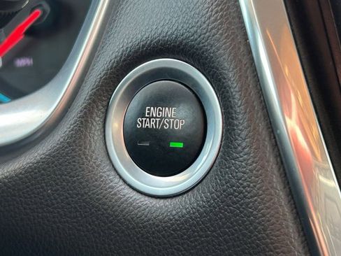 Used 2020 Chevrolet Traverse LT w/ Driver Confidence II Package image 12