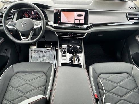 Used 2025 Volkswagen Atlas Peak Edition SE image 13