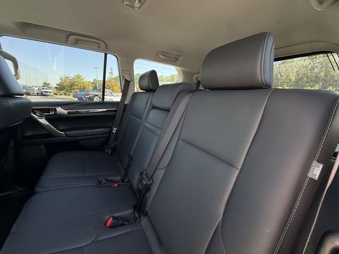Used 2018 Lexus GX 460 w/ Navigation Package image 27