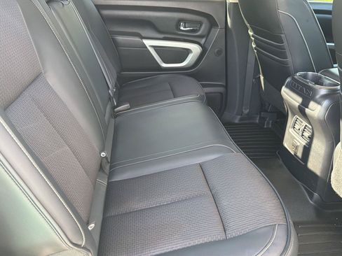Used 2017 Nissan Titan PRO-4X AWD/4WD image 34