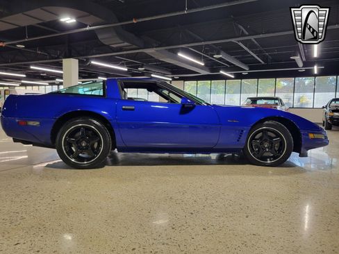 Used 1996 Chevrolet Corvette Coupe image 6
