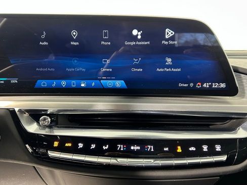Used 2024 Cadillac Lyriq Luxury AWD/4WD image 18