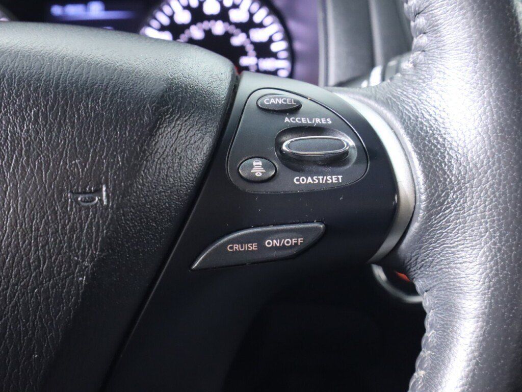 Used 2017 Nissan Pathfinder Platinum AWD/4WD image 13