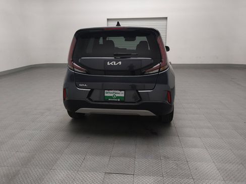 Used 2025 Kia Soul LX w/ LX Technology Package image 7