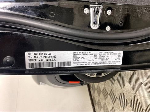 Used 2024 Jeep Grand Wagoneer Series III image 3