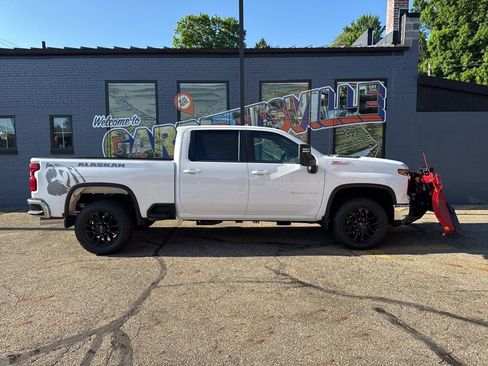 New 2025 Chevrolet Silverado 2500 LT AWD/4WD image 31