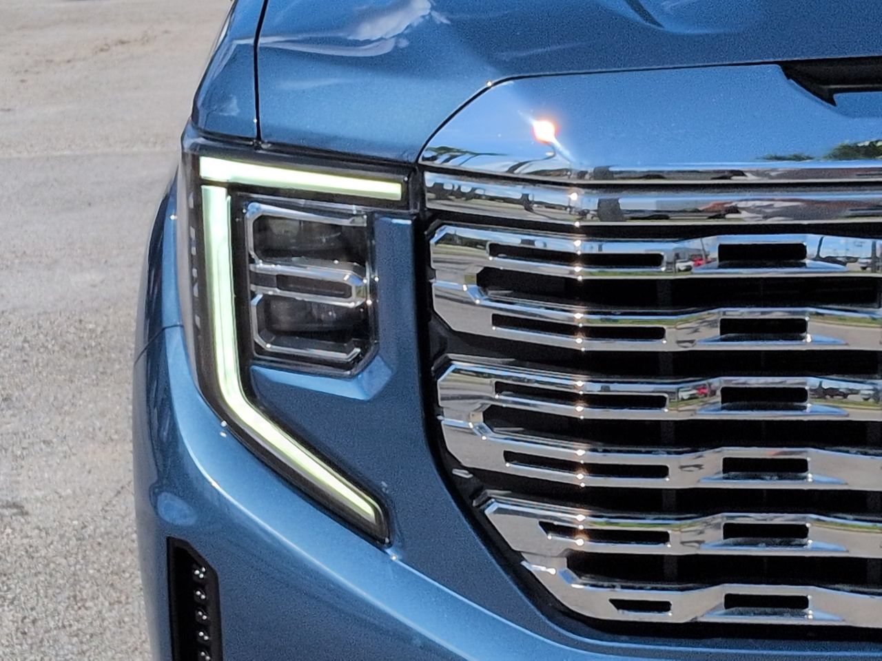 Used 2024 GMC Sierra 1500 Denali AWD/4WD image 9