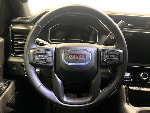 Used 2025 GMC Sierra 2500 AT4 image 15