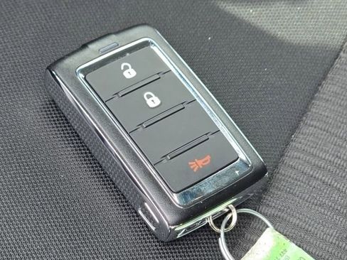 Used 2023 Jeep Grand Cherokee Laredo AWD/4WD image 39