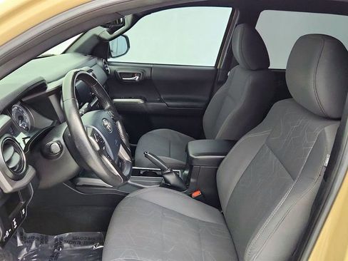 Used 2016 Toyota Tacoma TRD Sport w/ Towing Package image 20