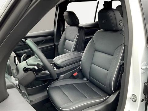 New 2026 Buick Enclave Sport Touring w/ Power Package FWD image 10