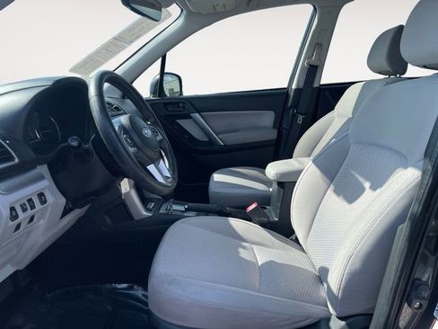 Used 2017 Subaru Forester 2.5i Premium image 9