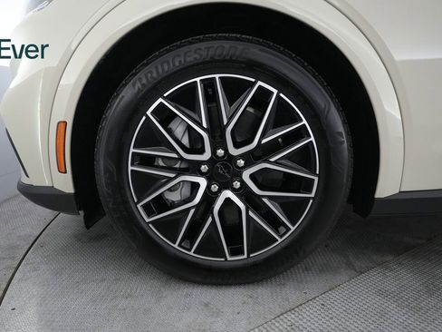 Used 2025 Ford Mustang Mach-E Premium RWD image 19
