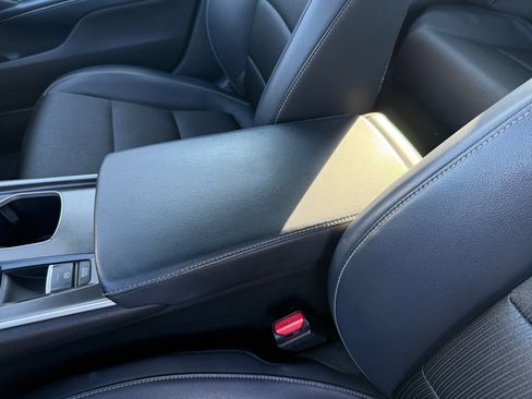 Used 2018 Honda Accord Sport image 14