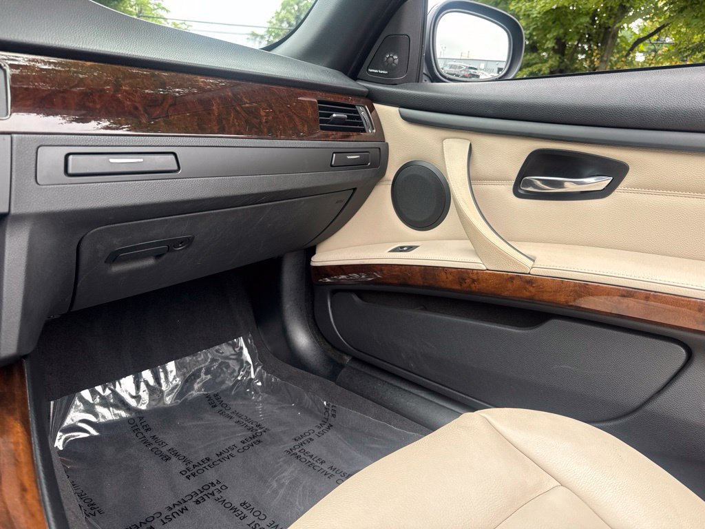Used 2013 BMW 328i Convertible RWD image 30