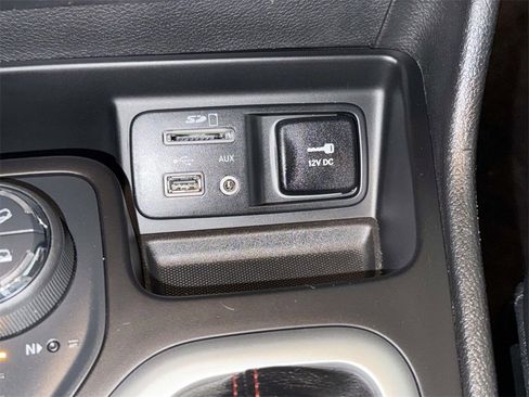 Used 2017 Jeep Cherokee Trailhawk w/ Comfort/Convenience Group image 24