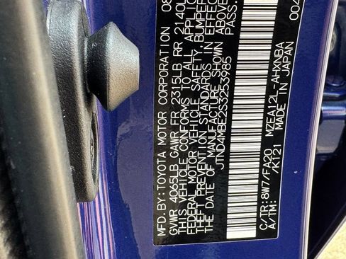 Used 2025 Toyota Corolla SE w/ SE Package FWD image 40