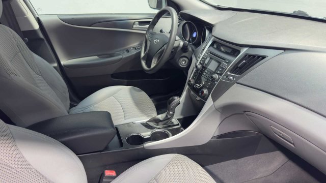 Used 2012 Hyundai Sonata GLS FWD image 11