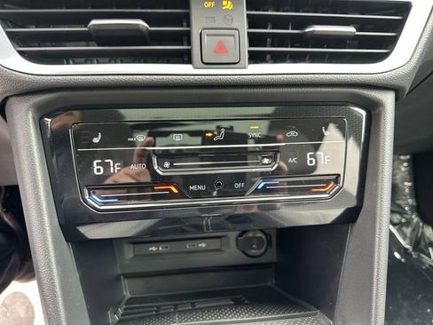 New 2026 Volkswagen Taos SE image 21