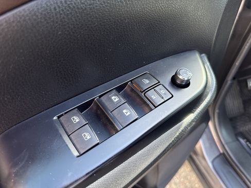 Used 2019 Toyota Highlander LE image 18