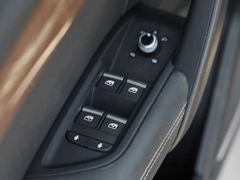 Used 2021 Audi Q5 e Premium Plus image 23