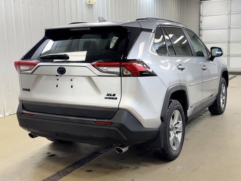 Used 2023 Toyota RAV4 XLE image 6