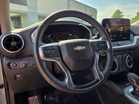 Used 2023 Chevrolet Blazer LT w/ Convenience Package FWD image 10