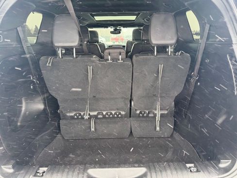 Used 2022 Chrysler Pacifica Touring-L w/ S Appearance Package image 25