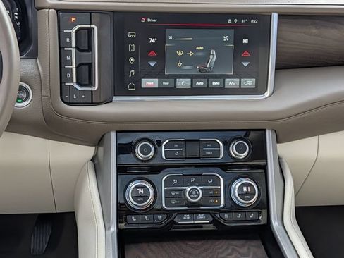 Used 2023 GMC Yukon XL Denali AWD/4WD image 14