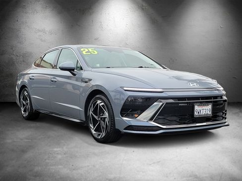 Certified 2025 Hyundai Sonata SEL FWD image 2