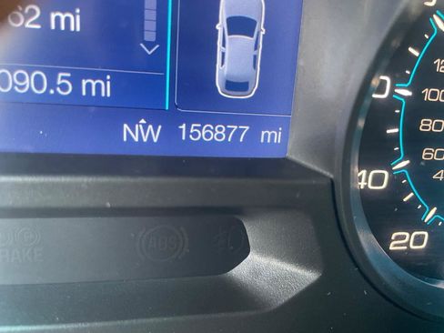 Used 2014 Ford Explorer XLT FWD image 30