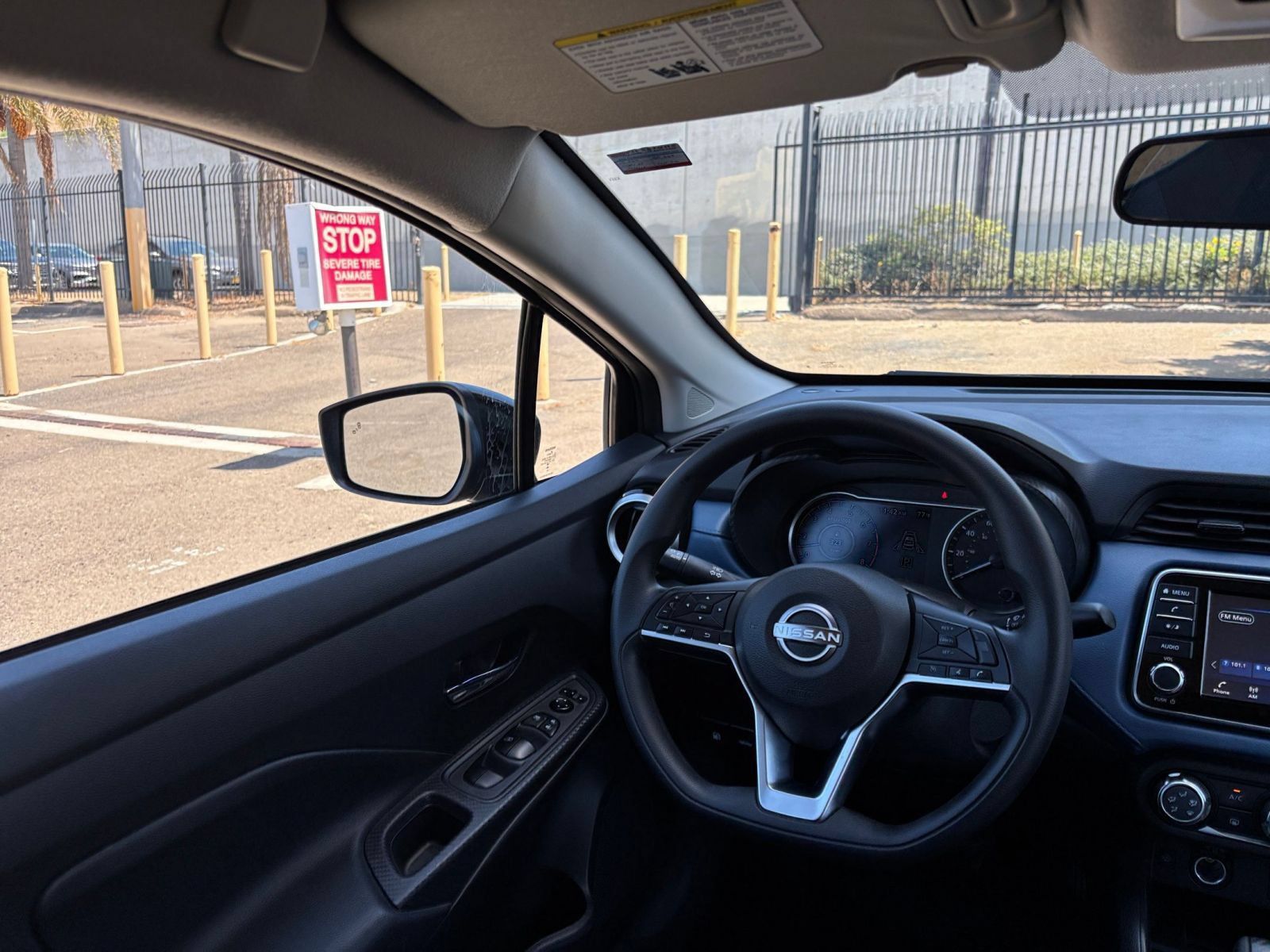 Used 2025 Nissan Versa SV FWD image 31