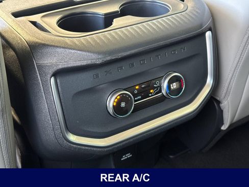 Used 2025 Ford Expedition Active AWD/4WD image 17