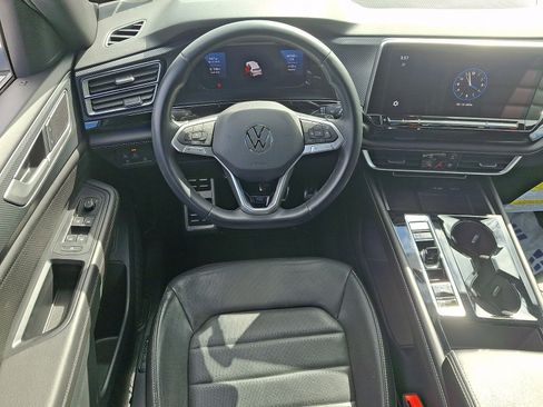 Used 2024 Volkswagen Atlas Cross Sport SEL R-Line AWD/4WD image 11