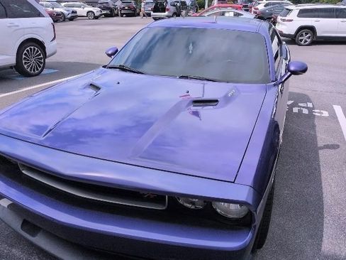 Used 2014 Dodge Challenger R/T RWD image 3