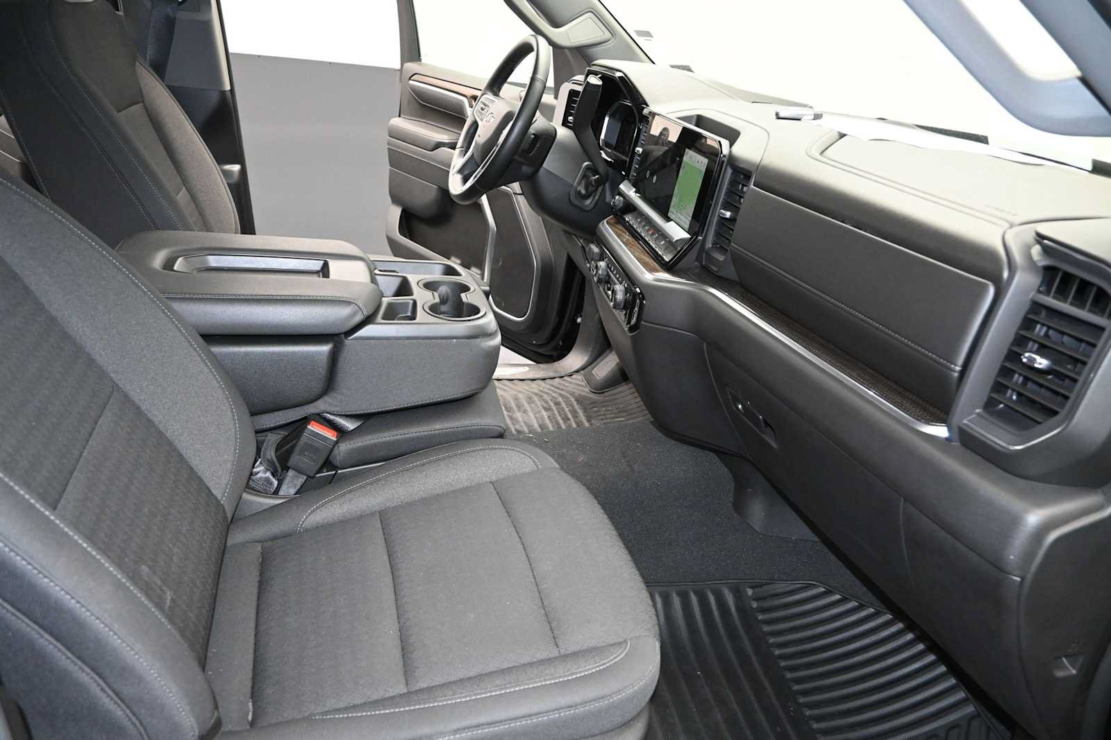Used 2026 Chevrolet Silverado 1500 RST AWD/4WD image 25