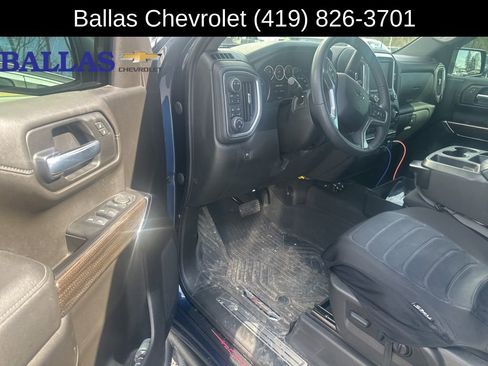 Used 2022 Chevrolet Silverado 1500 RST w/ LPO, Dark Essentials Package AWD/4WD image 5