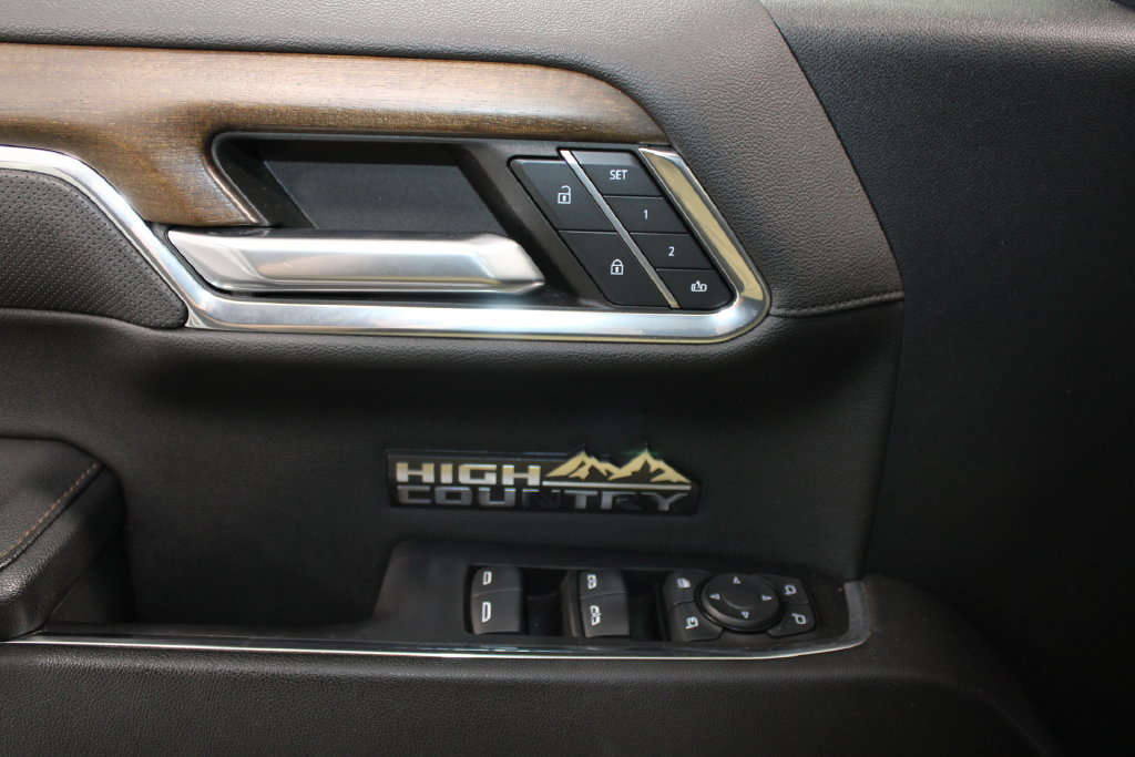 Used 2024 Chevrolet Silverado 1500 High Country AWD/4WD image 34