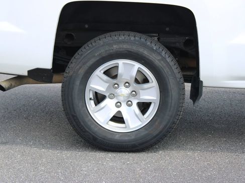 Used 2018 Chevrolet Silverado 1500 LT w/ All Star Edition RWD image 13