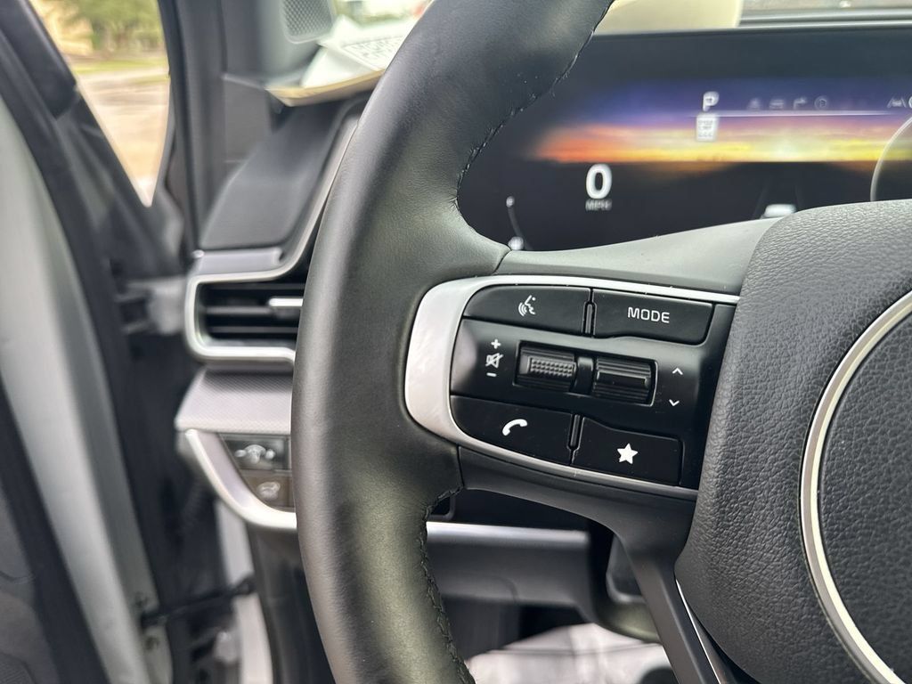 Used 2025 Kia Sportage SX FWD image 17