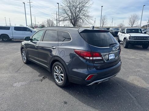 Used 2017 Hyundai Santa Fe SE FWD image 7