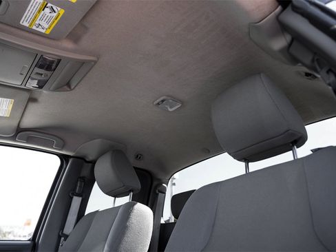 Used 2019 Nissan Frontier S image 27