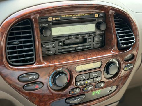 Used 2007 Toyota Sequoia SR5 RWD image 30